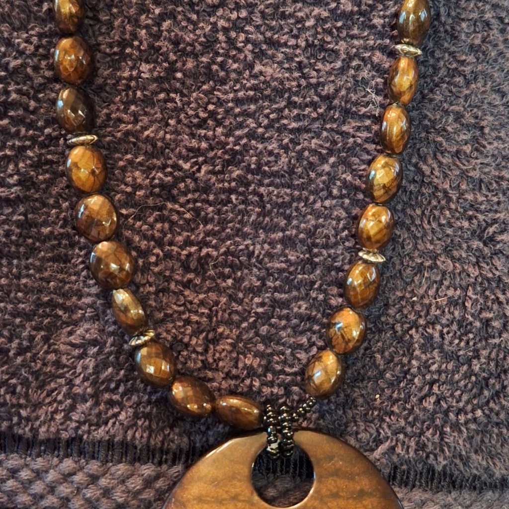 Cookie Lee Brown Beaded Neckless Gently Used
